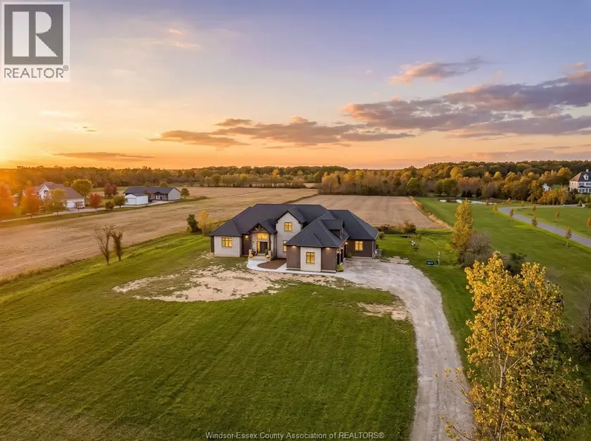 Detached at 4824 Concession 4 ROAD East, Harrow