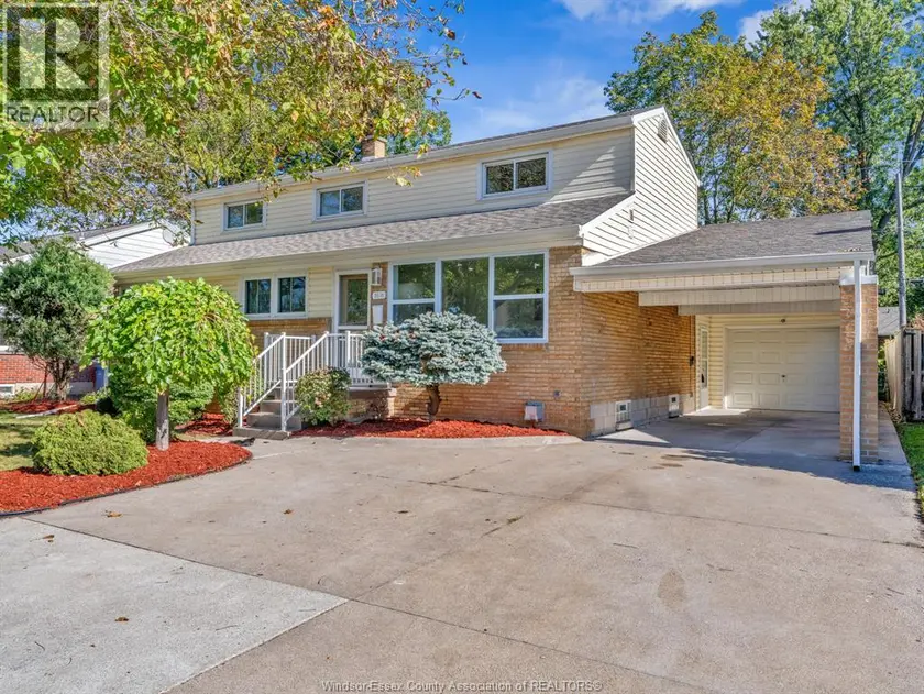 Detached at 3518 WOODLAND AVENUE, Windsor
