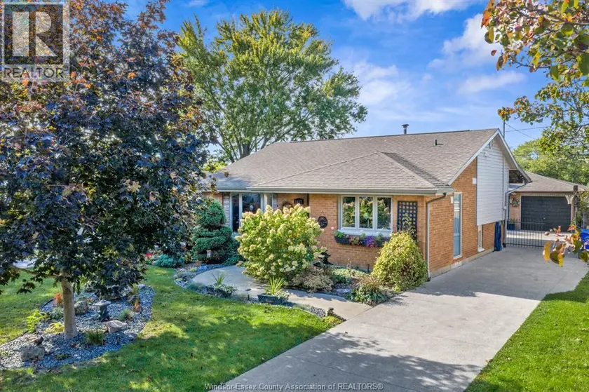Detached at 1117 COVENTRY, Windsor