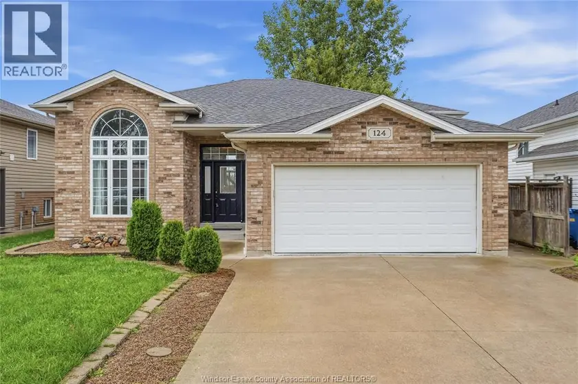 Detached at 124 HIGGINS CRESCENT, Amherstburg