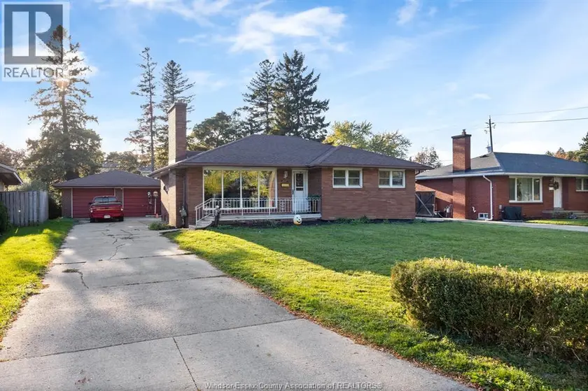Detached at 2417 DANDURAND, Windsor