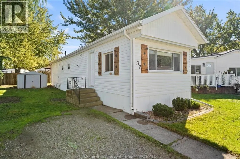 Detached at 37 MAPLE DRIVE, McGregor