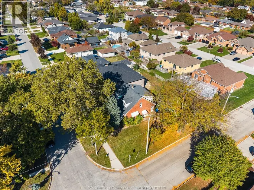 Detached at 1598 Randolph AVENUE, Windsor