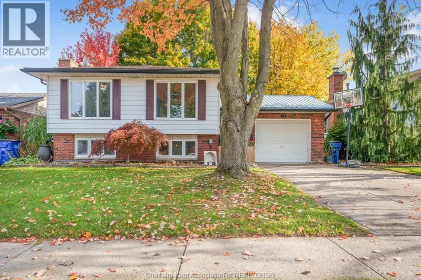 Detached at 11 Duff CRESCENT, Chatham