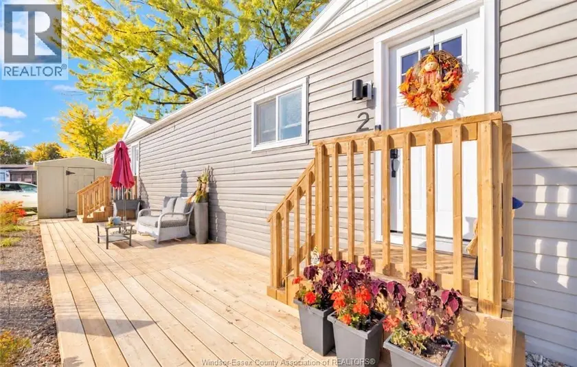 Detached at 2 LOUISA, Lakeshore