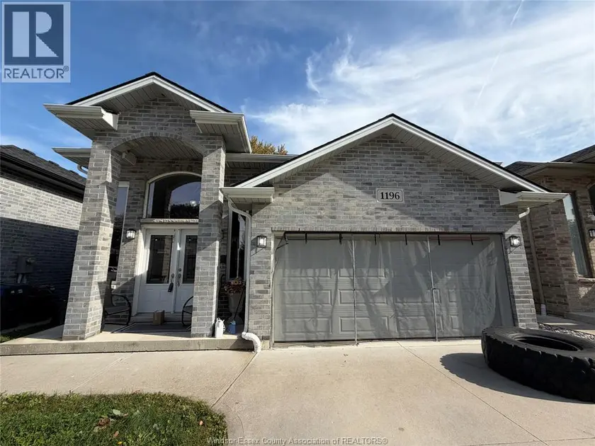 Detached at 1196 EASTLAWN, Windsor