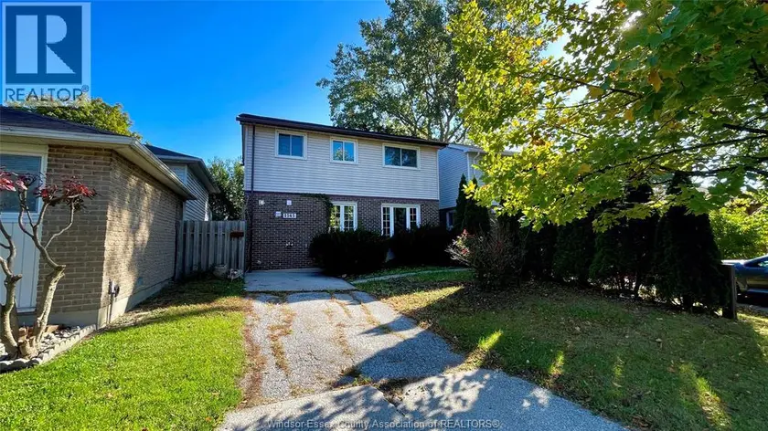 Detached at 1545 Bayswater CRESCENT, Windsor