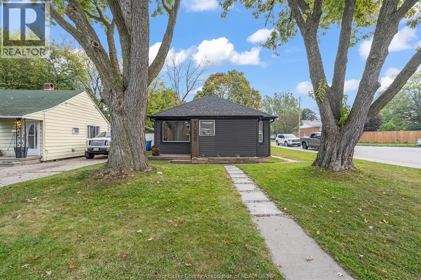 Detached at 1086 BROCK STREET, Windsor