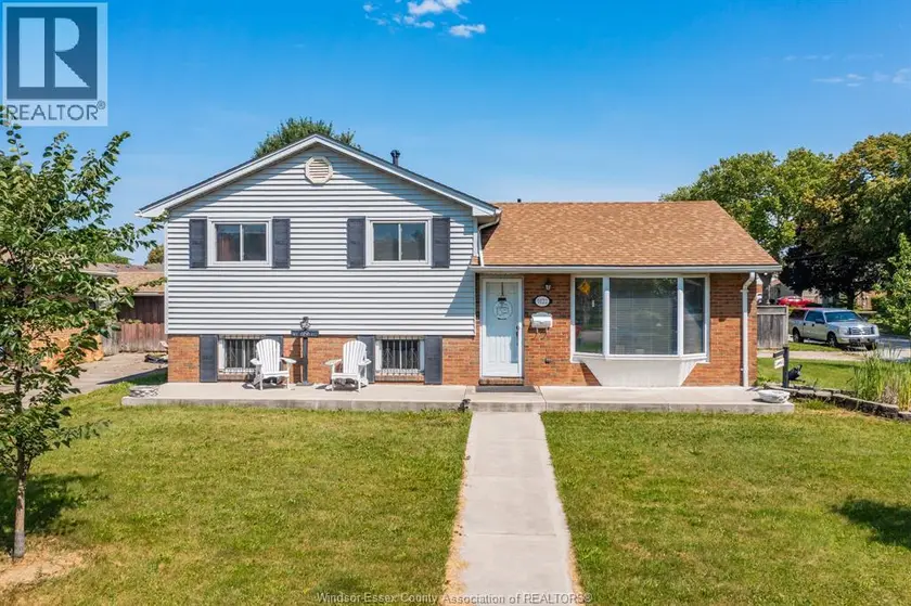 Detached at 5122 COLBOURNE DRIVE, Windsor