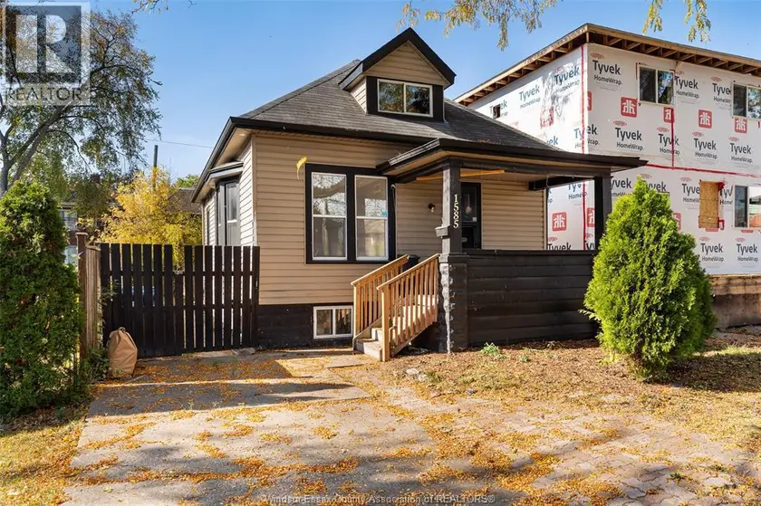 Detached at 1585 PELISSIER, Windsor