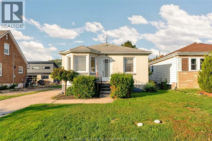 Detached at 1915 OLIVE ROAD, Windsor