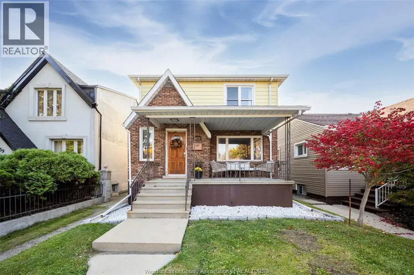 Detached at 1653 PIERRE AVENUE, Windsor