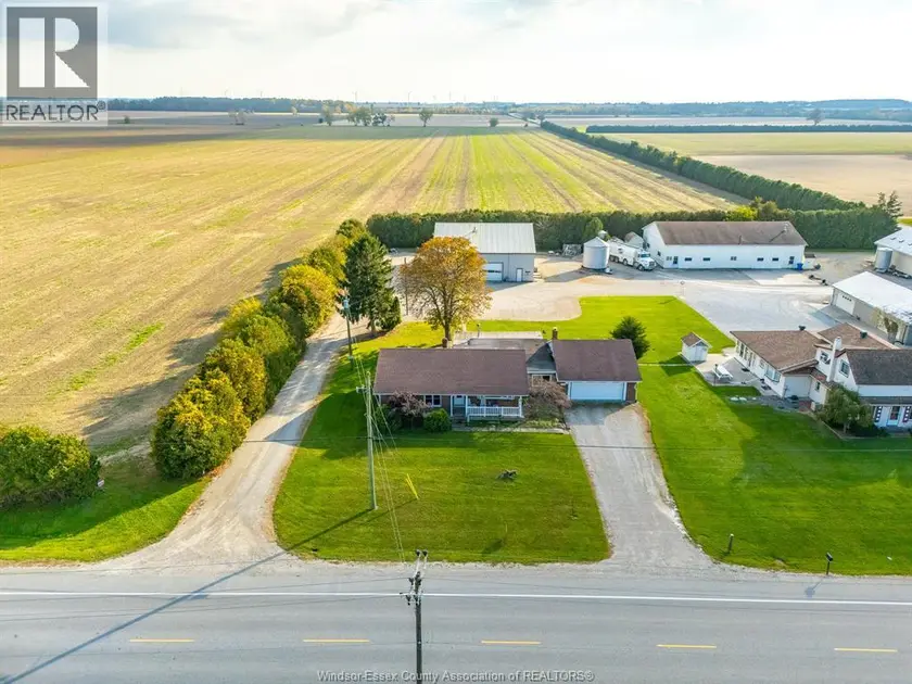 Detached at 9061 County Road 18, Amherstburg