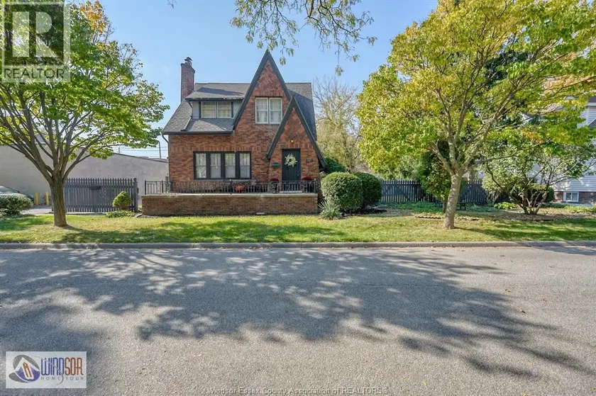 Detached at 287 PRADO PLACE, Windsor