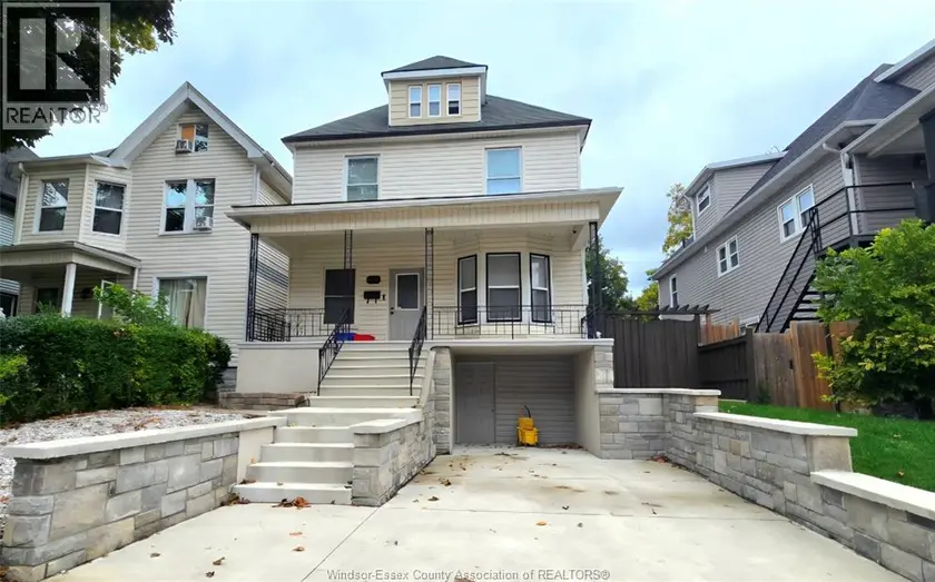 Detached at 816 DOUGALL AVENUE, Windsor