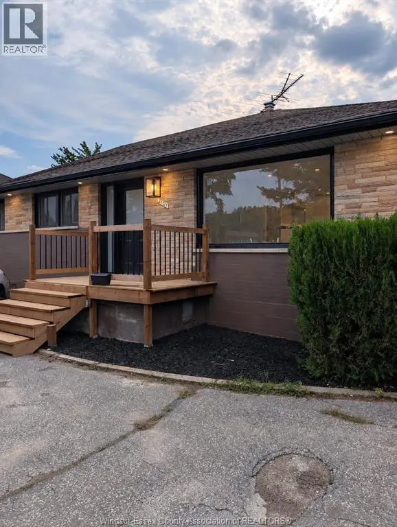 Detached at 2101 DOMINION Unit# UPPER, Windsor