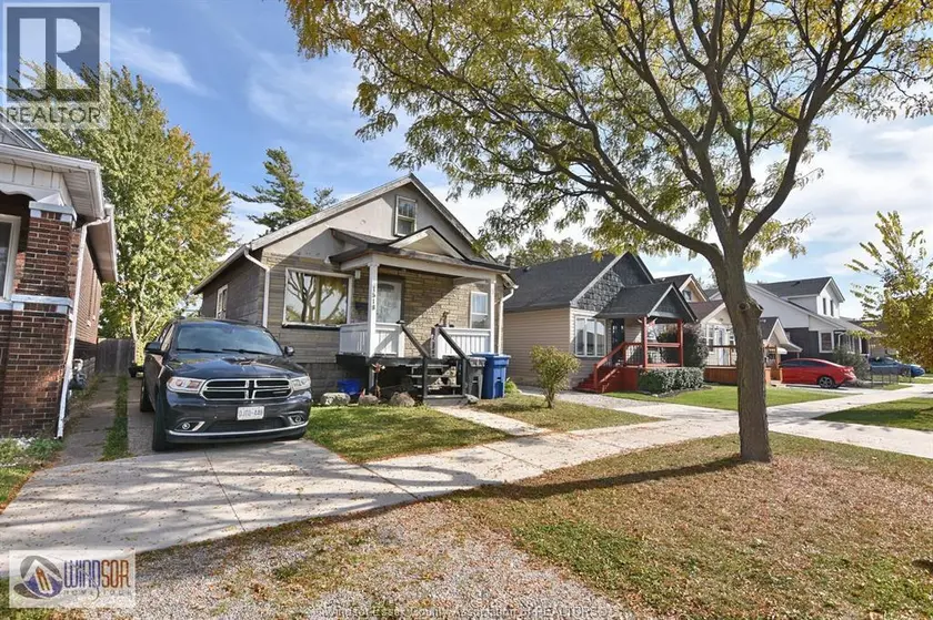 Detached at 1518 ST. LUKE, Windsor