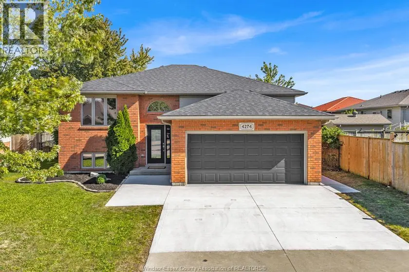 Detached at 4274 DENNISON COURT, Windsor