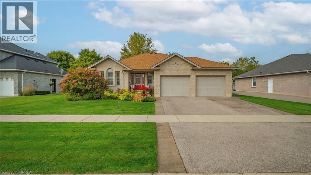 Detached at 35 YU Boulevard, Waterford