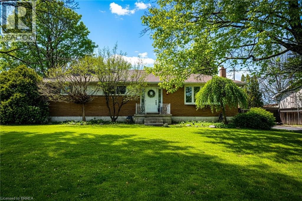 Detached at 6 BAYLY Drive, Paris
