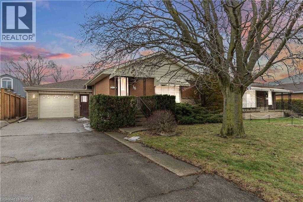 Detached at 16 PARIS Road, Brantford