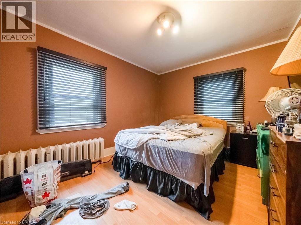 Detached at 84 SHERIDAN Street, Brantford