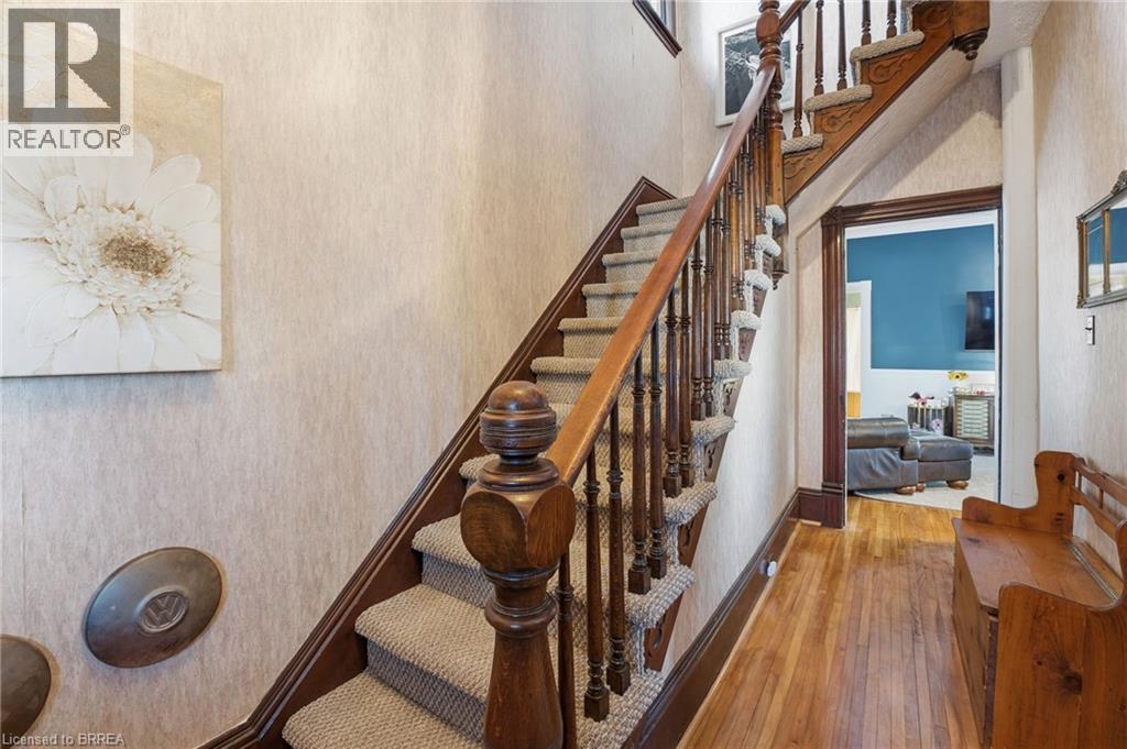 Detached at 187 SYDENHAM Street, Brantford