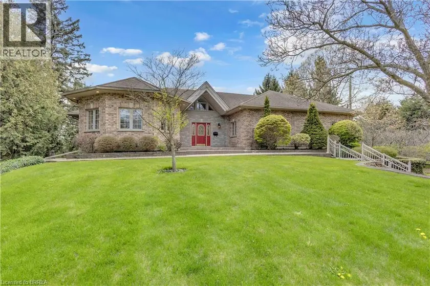 Detached at 103 TUTELA HEIGHTS Road, Brantford