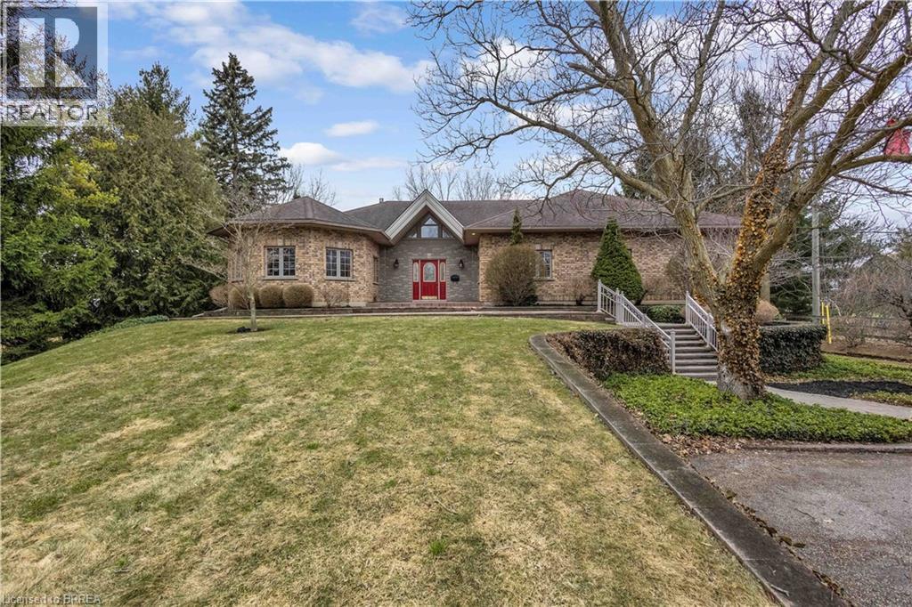 Detached at 103 TUTELA HEIGHTS Road, Brantford
