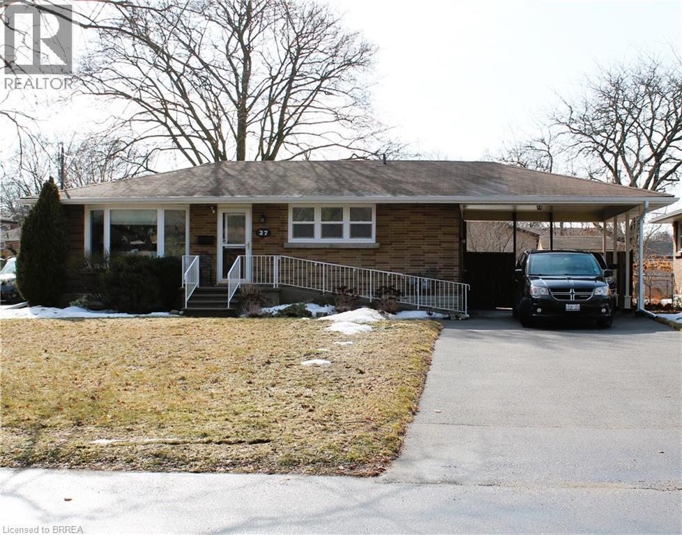 Detached at 27 COLLINGDON Drive, Brantford