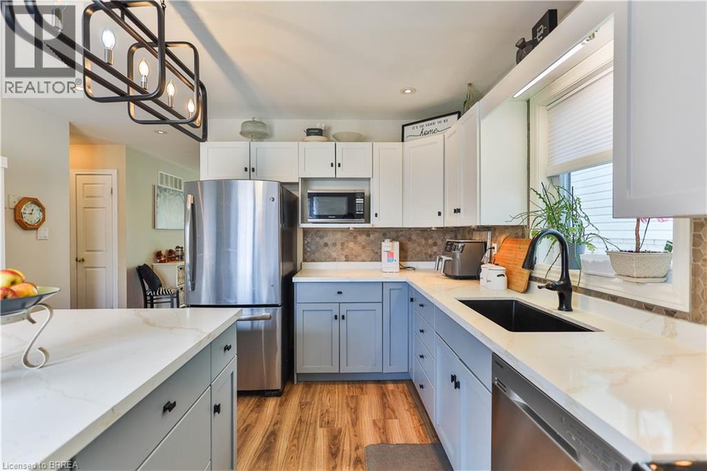 Detached at 3 OLIVER Court, Brantford