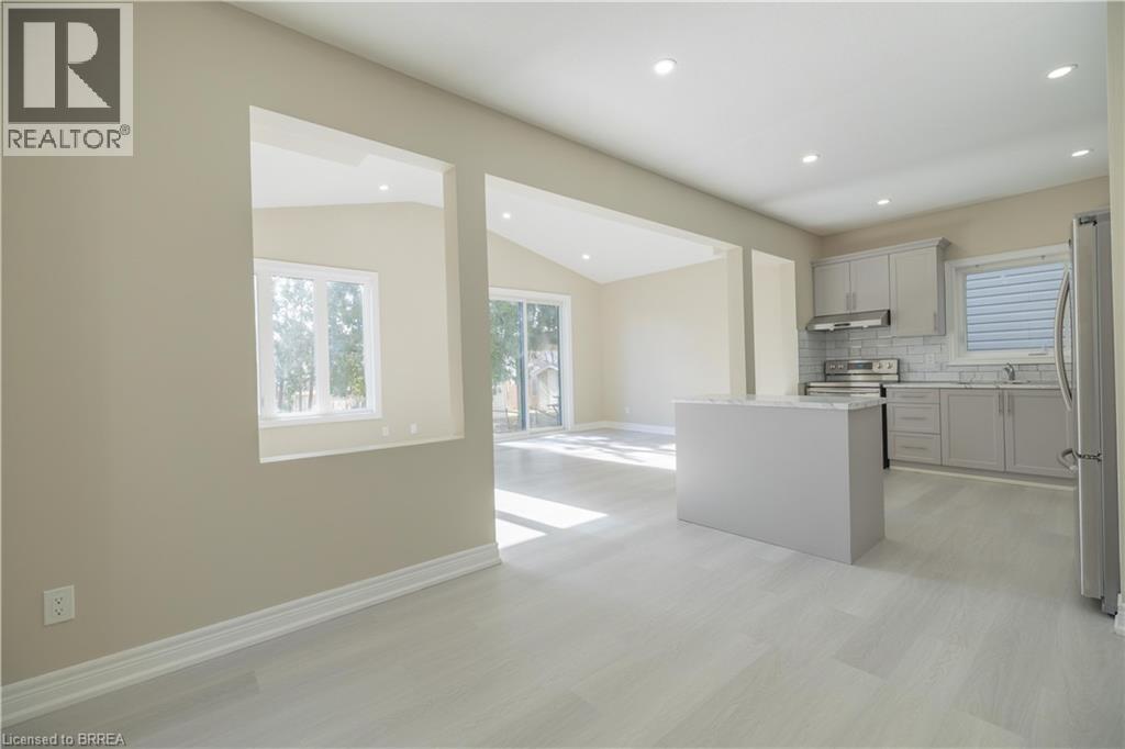 Detached at 72 BALFOUR Street, Brantford