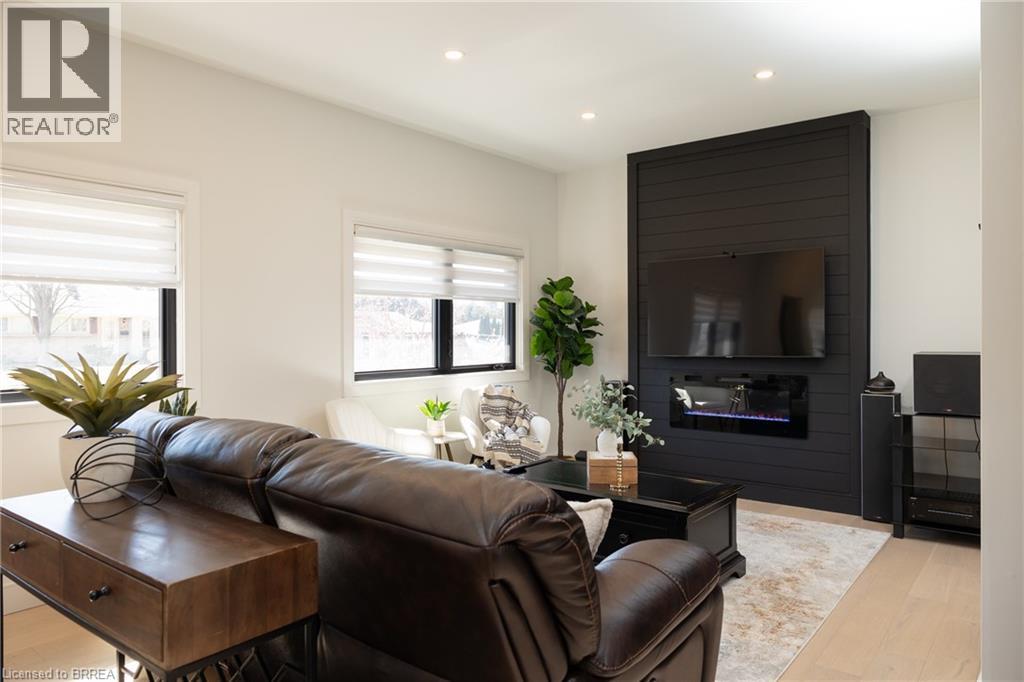 Detached at 40 VARADI Avenue, Brantford