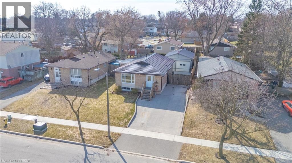 Detached at 136 WOODLAWN Avenue, Brantford