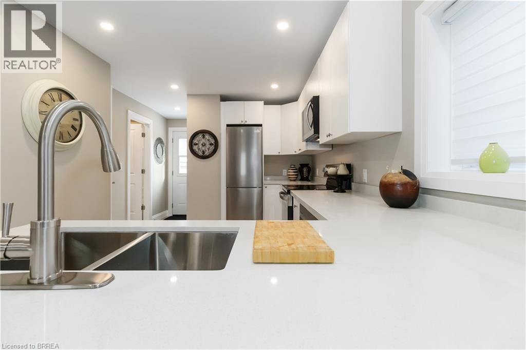 Detached at 16 MT. PLEASANT Street, Brantford