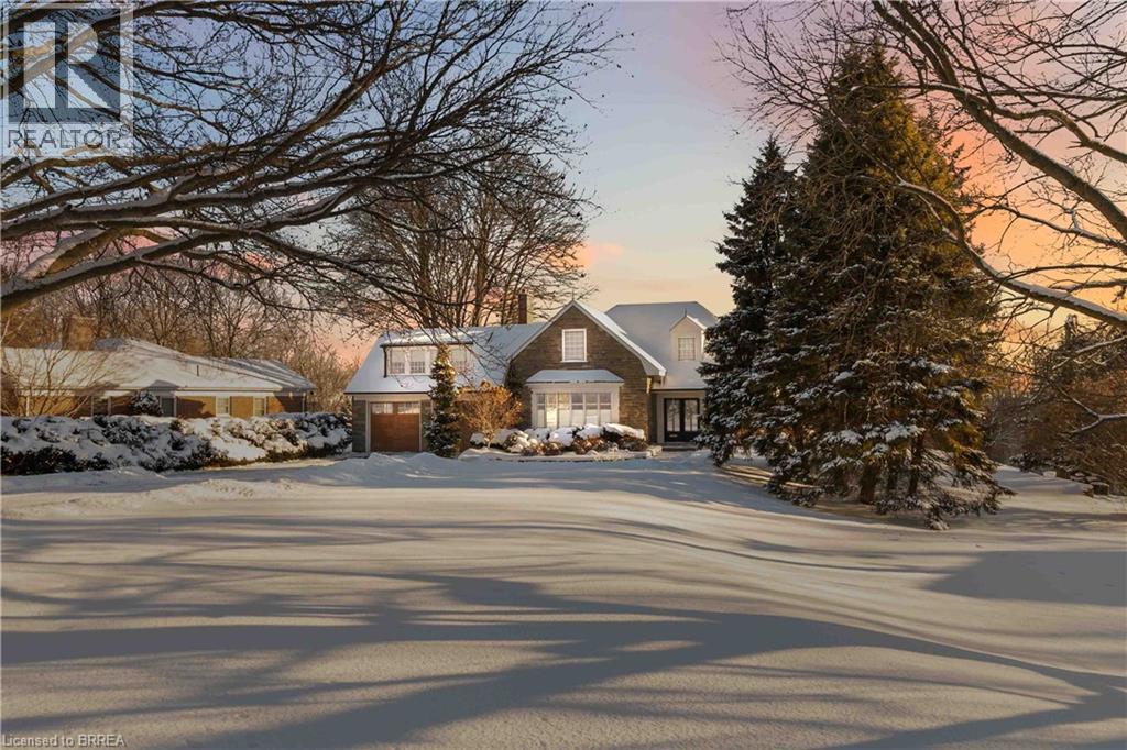 Detached at 8 TUTELA HEIGHTS Road, Brantford