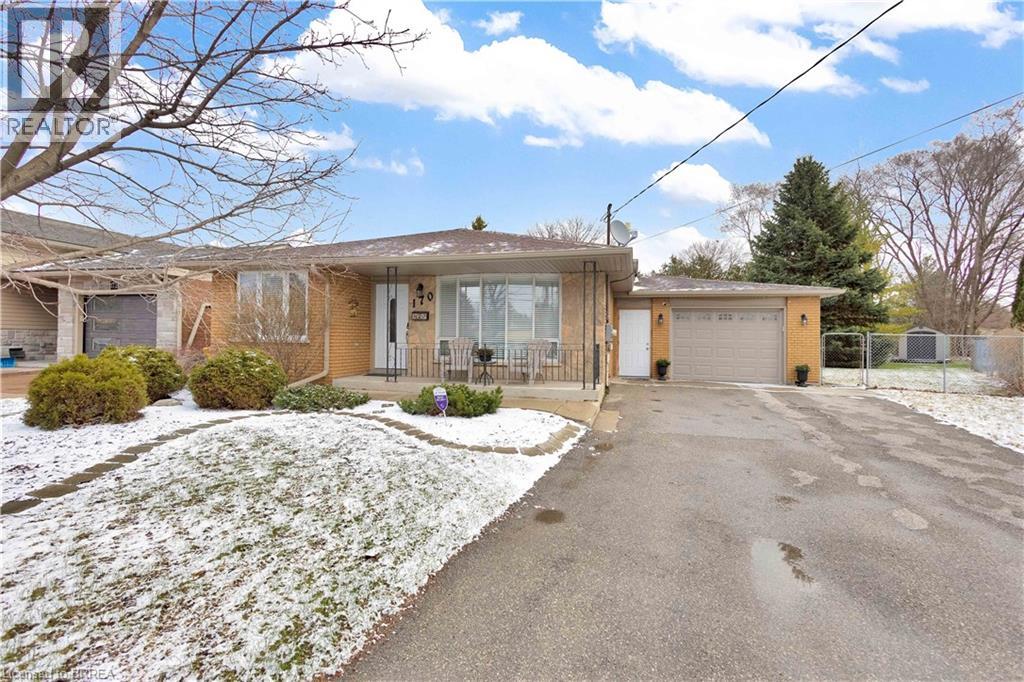 Detached at 170 PARIS Road, Brantford