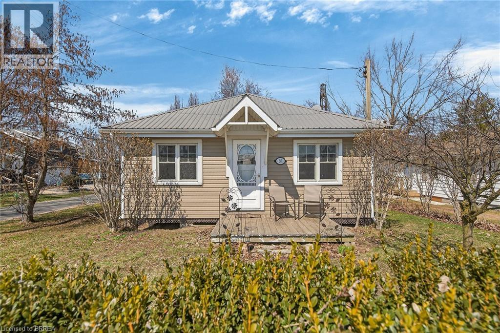 Detached at 88 ERIE Boulevard, Long Point