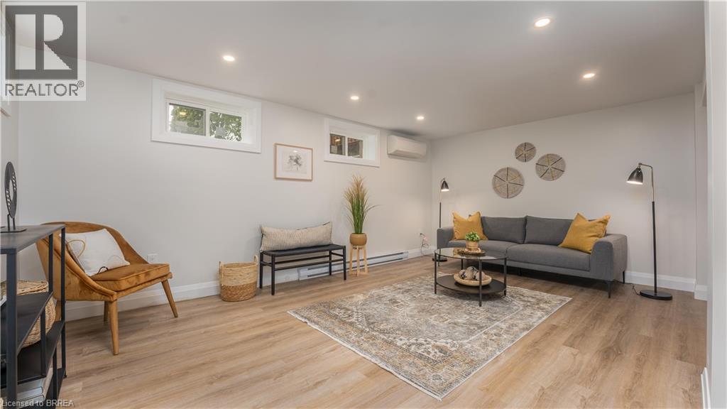 Detached at 75 HENDERSON Avenue, Brantford