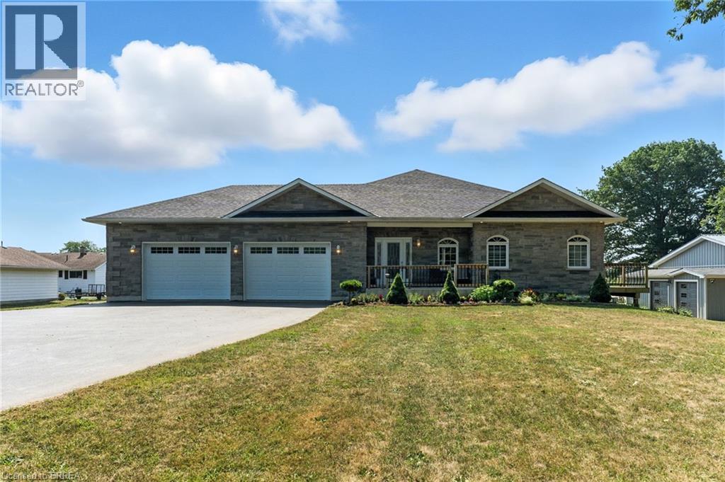 Detached at 1026 FRONT Road, St. Williams