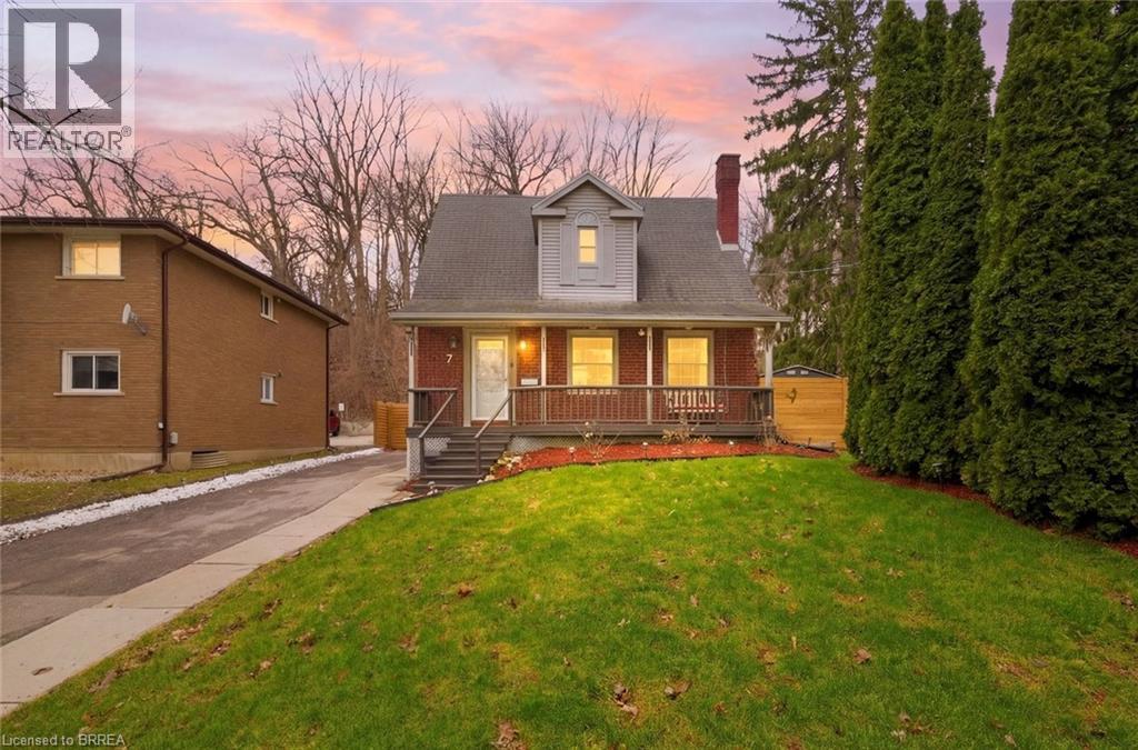 Detached at 7 BARRY Drive, Brantford