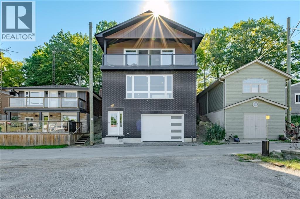 Detached at 50 GRAND Street, Port Dover