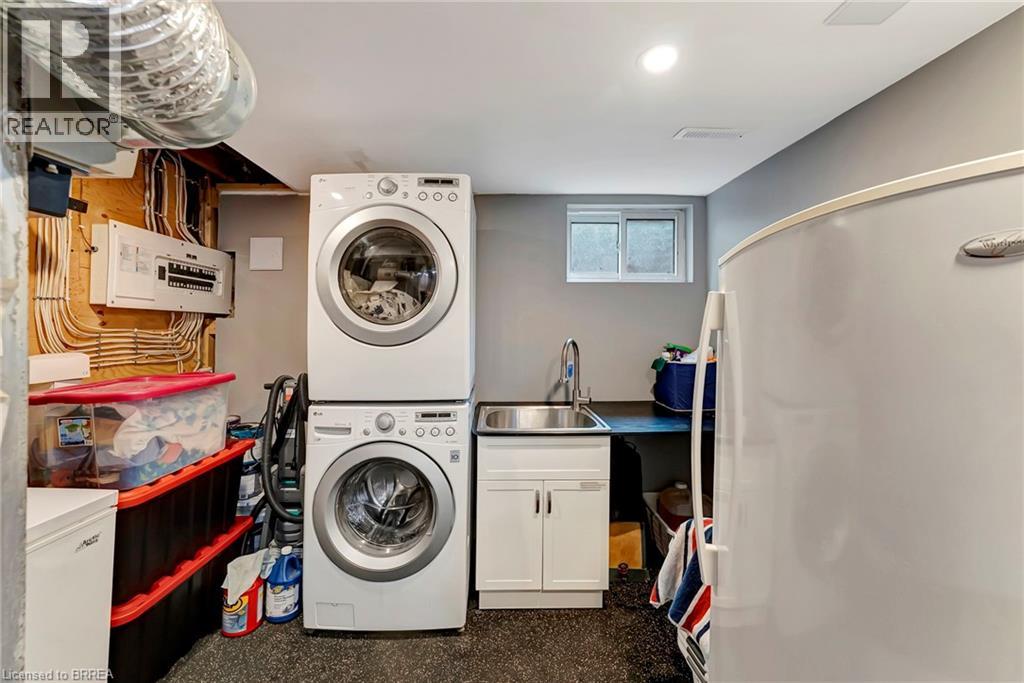 Detached at 307 ERINDALE Drive, Burlington