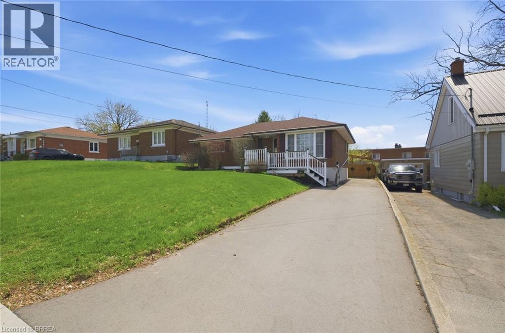 Detached at 375 WELLINGTON Street, Brantford