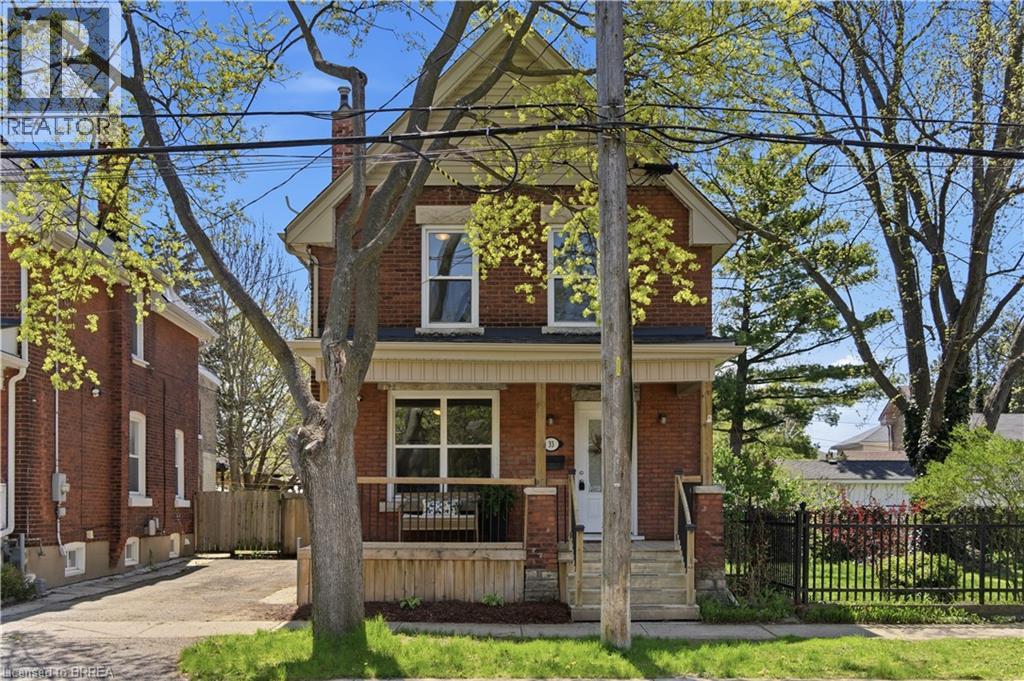 Detached at 33 RICHMOND Street, Brantford