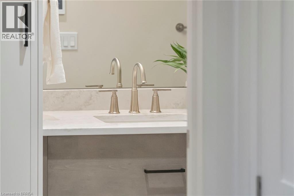 Apartment at 7 GRAND RIVER Street N Unit# 202, Paris
