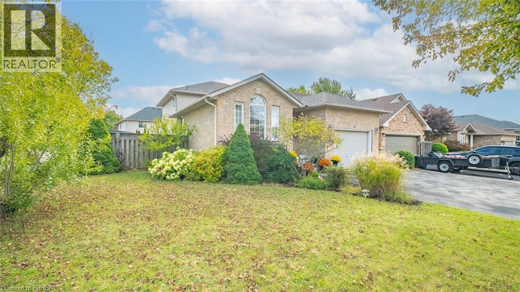 Detached at 43 IDLEWILDE Lane, Hamilton