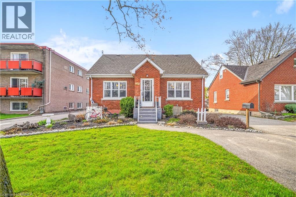 Detached at 32 FULTON Street, Brantford