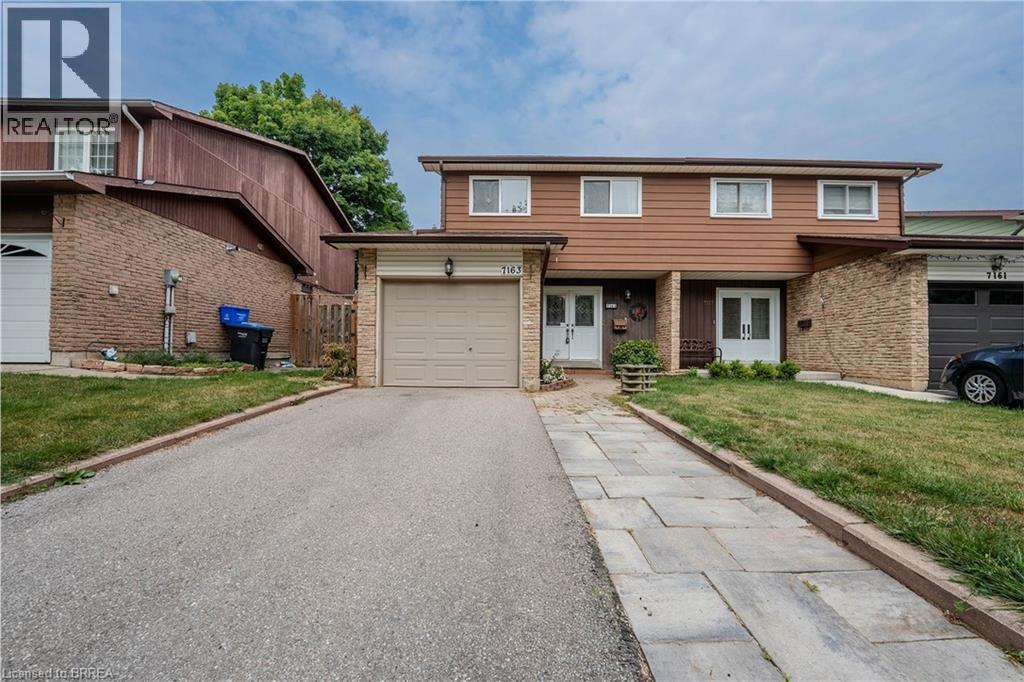 Semi-Detached/Link at 7163 FAYETTE Circle, Mississauga