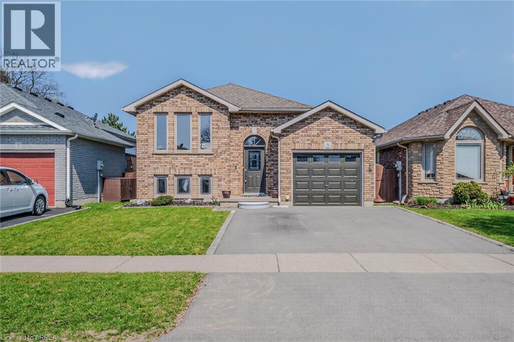 Detached at 5 RICHTER Street, Brantford
